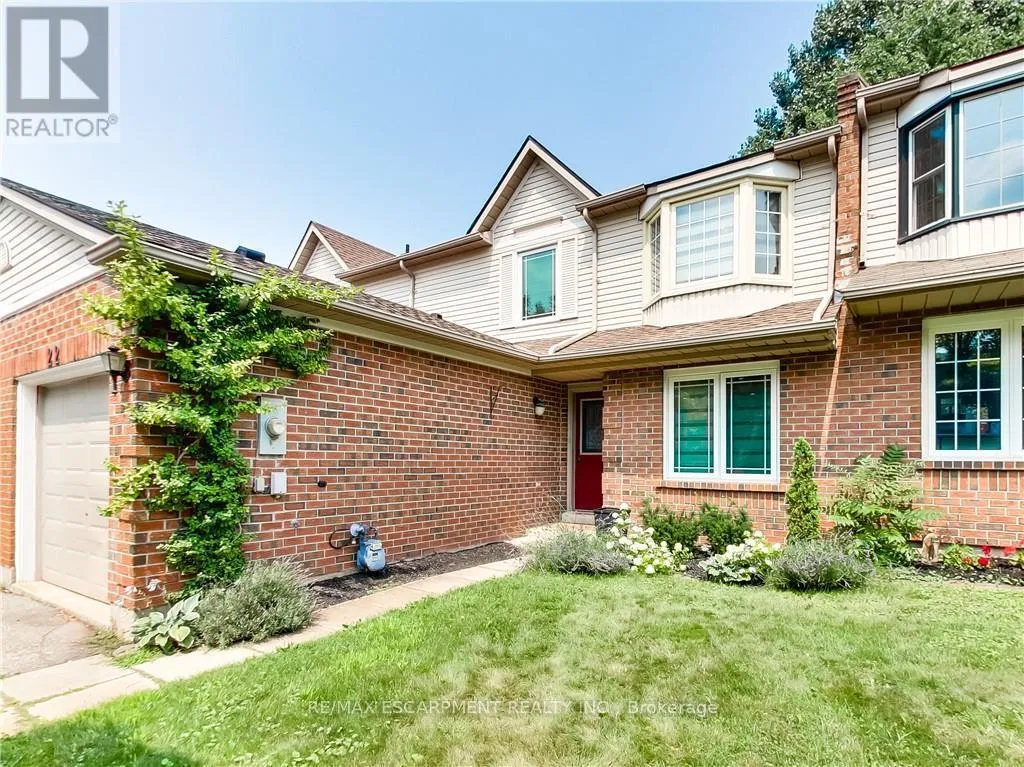 Row / Townhouse for rent: 22 Hedgelawn Drive, Grimsby, Ontario L3M 5G9