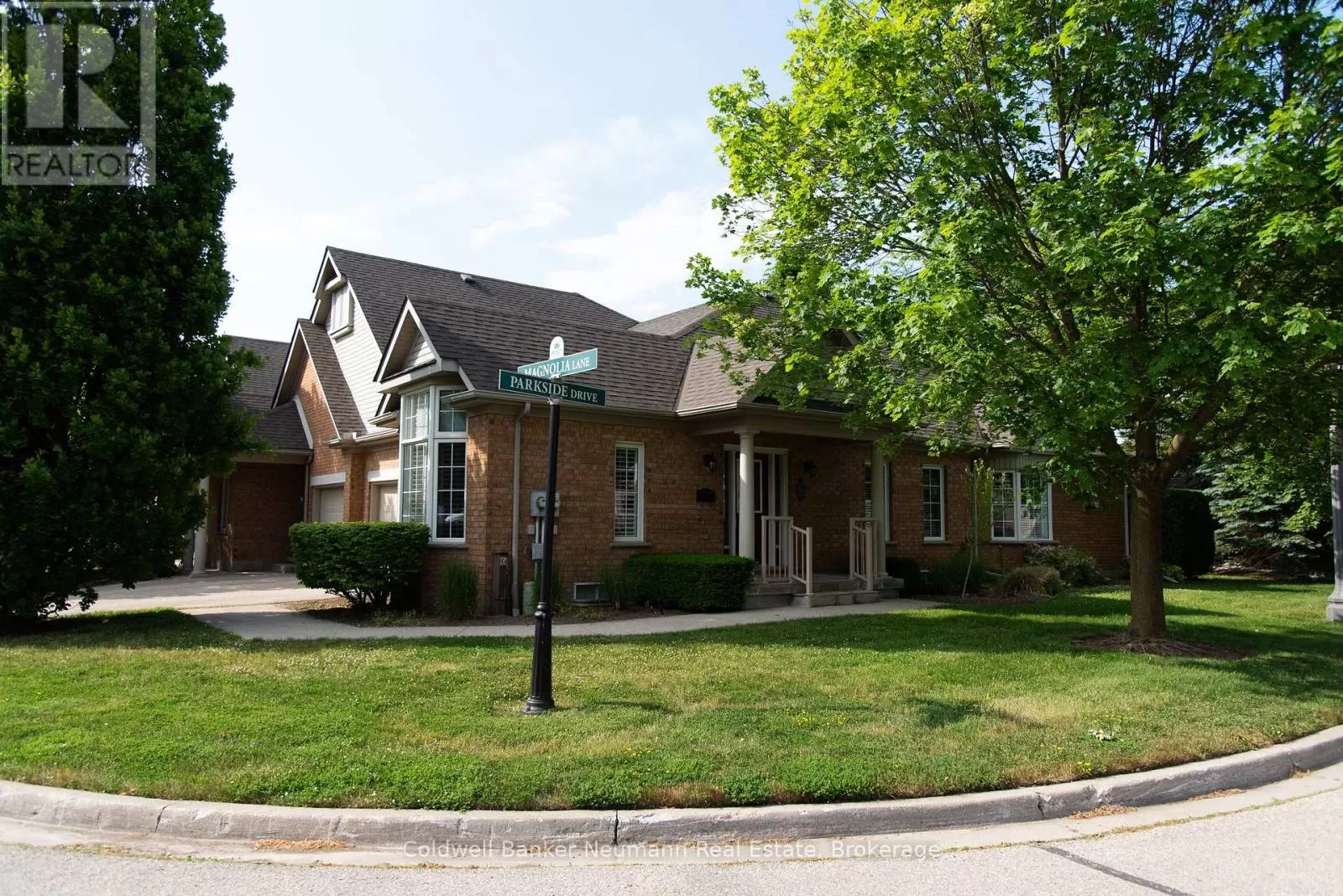 Row / Townhouse for rent: 22 Magnolia Lane, Guelph, Ontario N1G 4X7