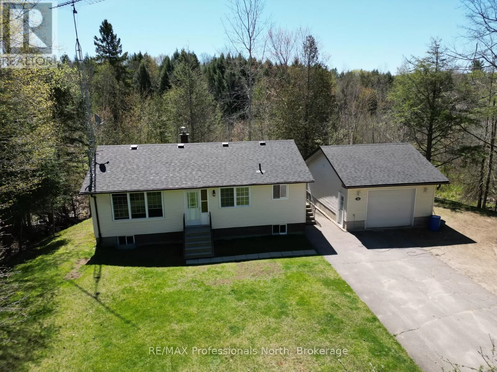 House for rent: 22 Mulholland Drive, Dysart et al, Ontario K0M 1S0