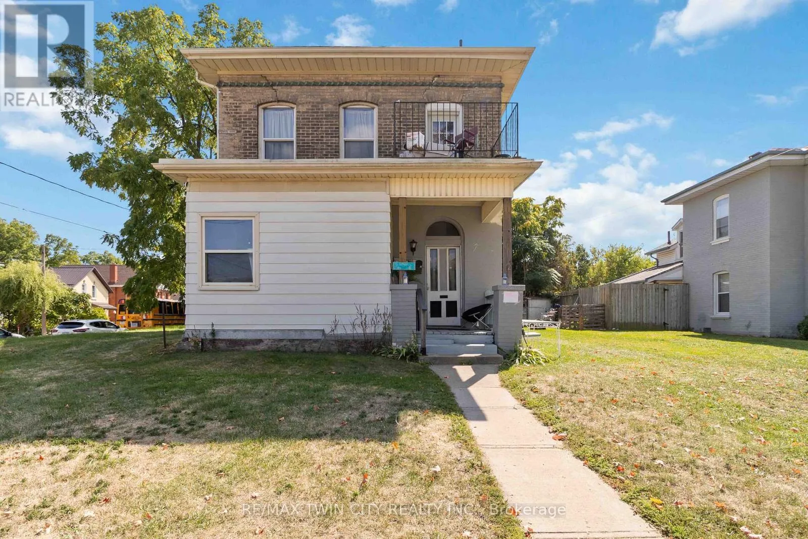 Fourplex for rent: 22 Park Avenue, Brant, Ontario N3S 5H3