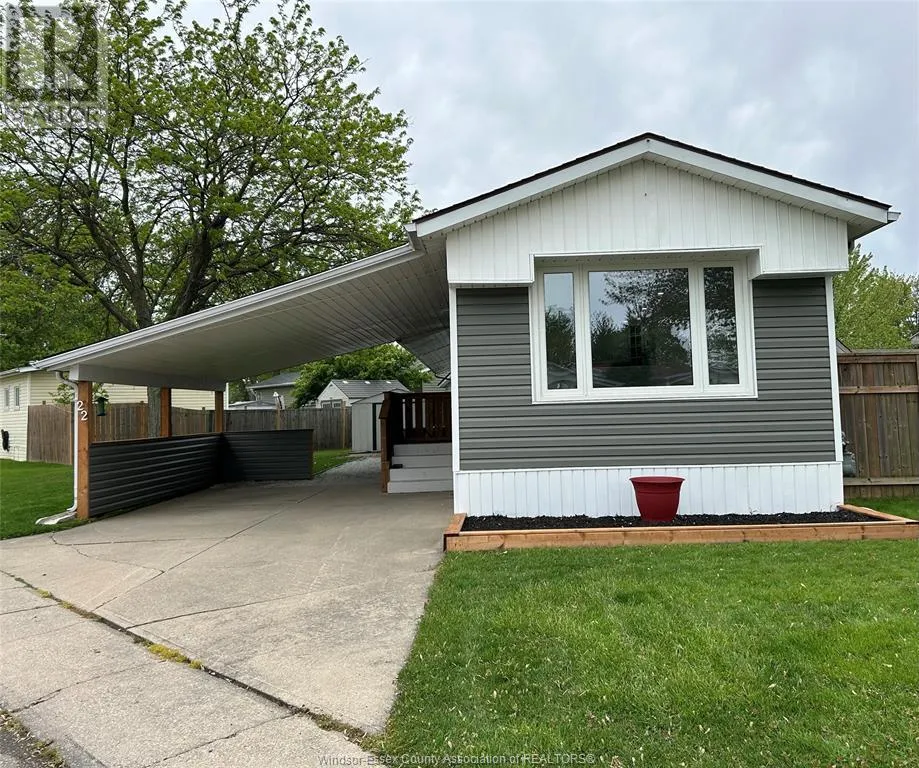 22 Poplar, McGregor, Ontario N0R 1J0