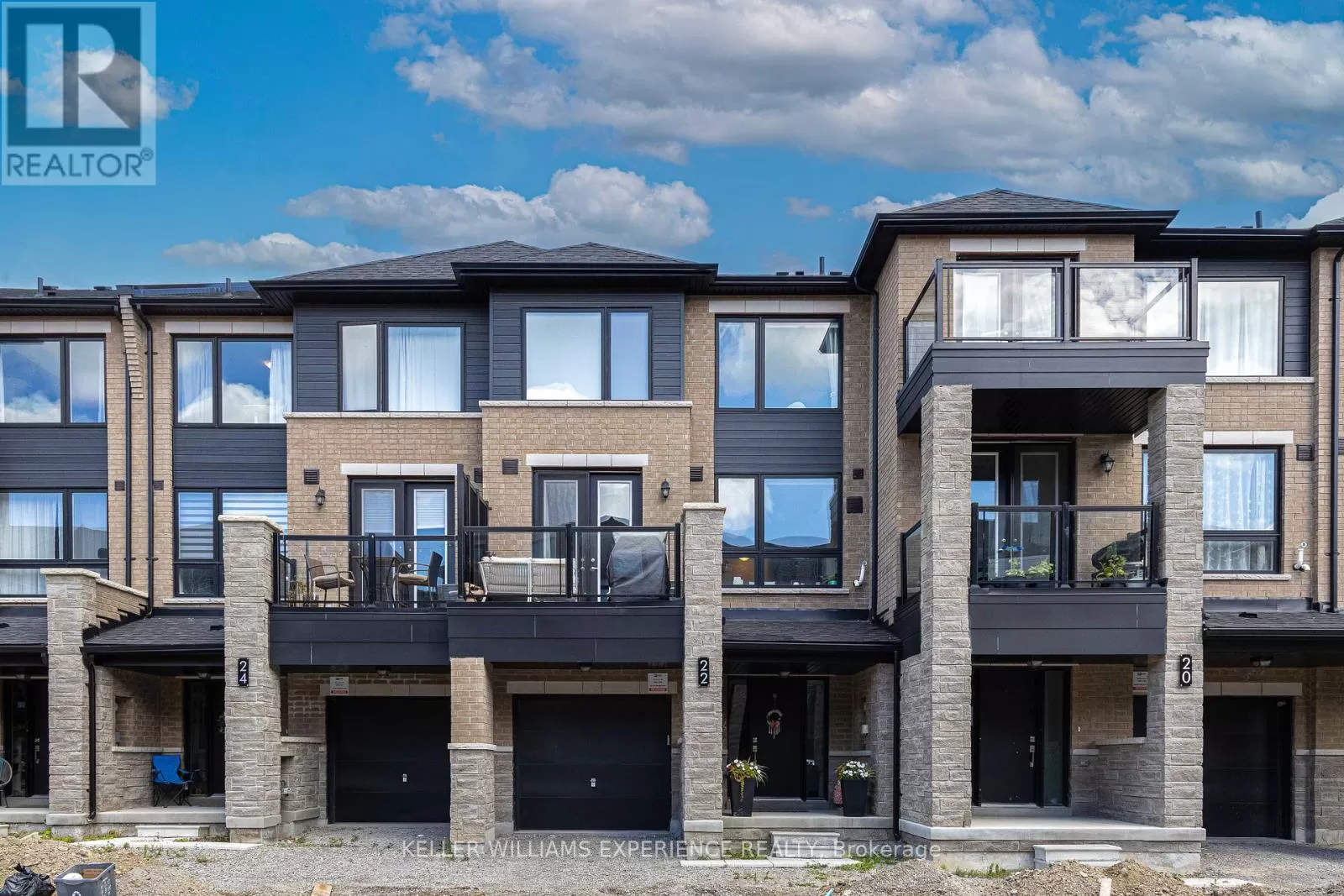 Row / Townhouse for rent: 22 Red Maple Lane, Barrie, Ontario L9J 0N4