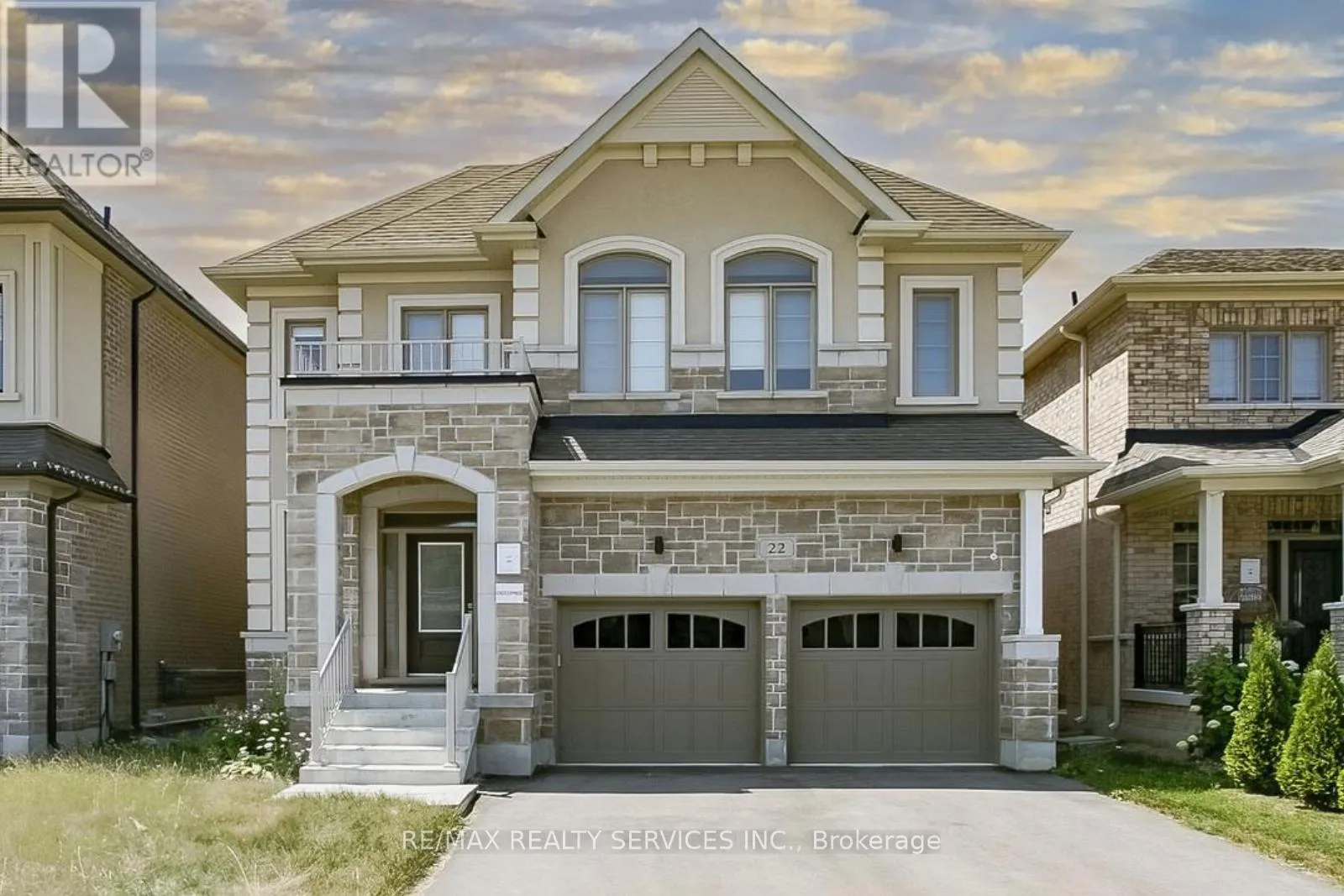 House for rent: 22 Valleo Street, Georgina, Ontario L4P 0J9