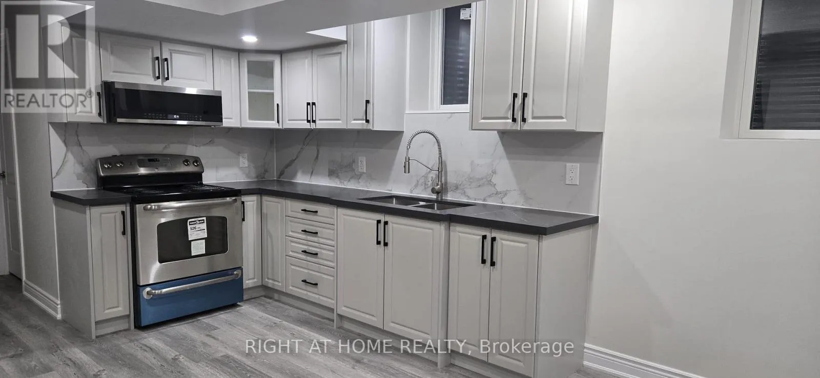 House for rent: 22 Valleyscape Trail, Caledon, Ontario L7C 4H3