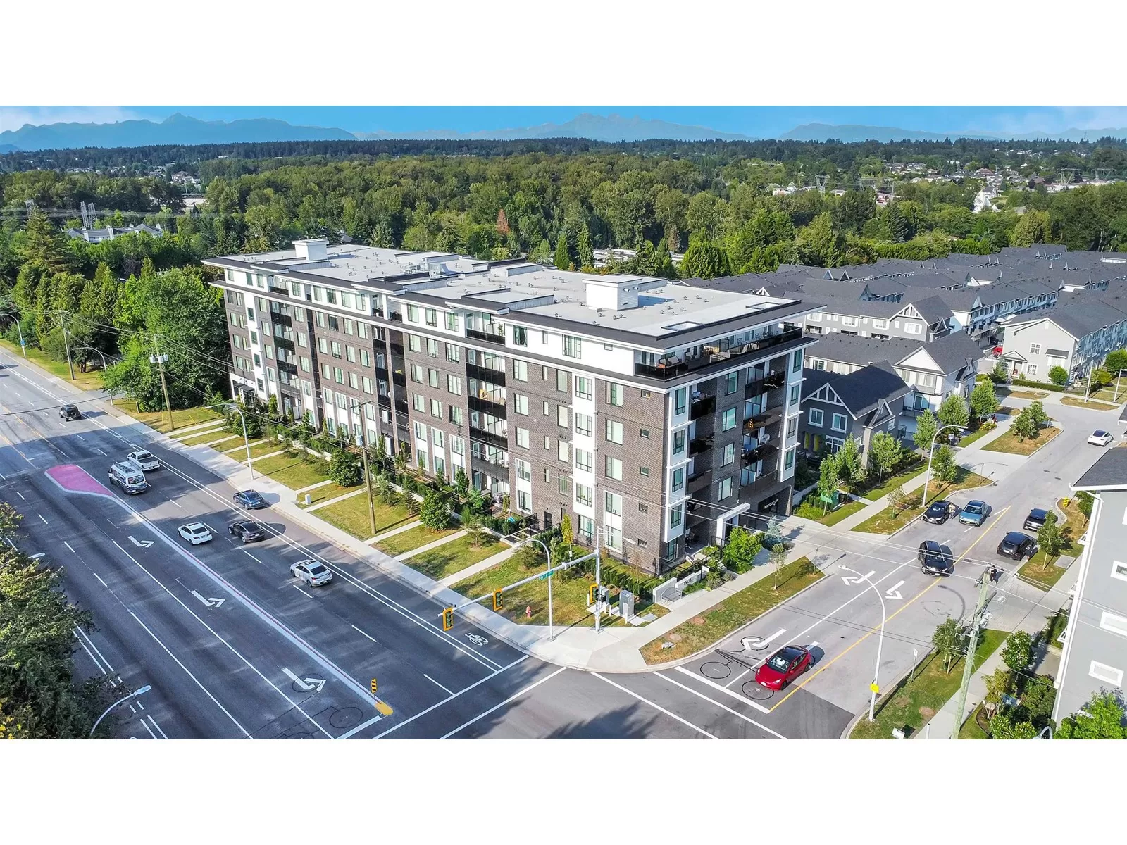 Apartment for rent: 220 13623 81a Avenue, Surrey, British Columbia V3W 3N7