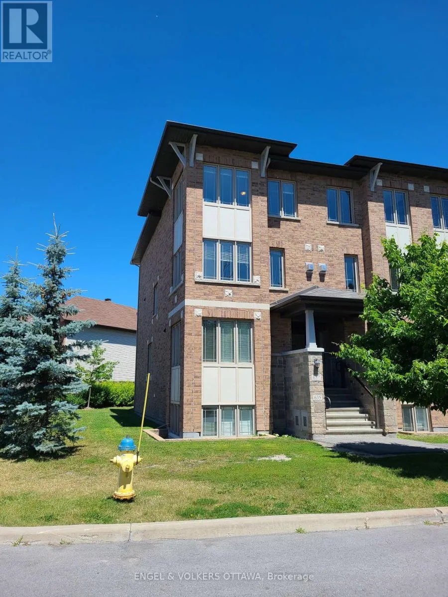 Row / Townhouse for rent: 220 - 637 Via Amalfi Street, Ottawa, Ontario K2J 6B2