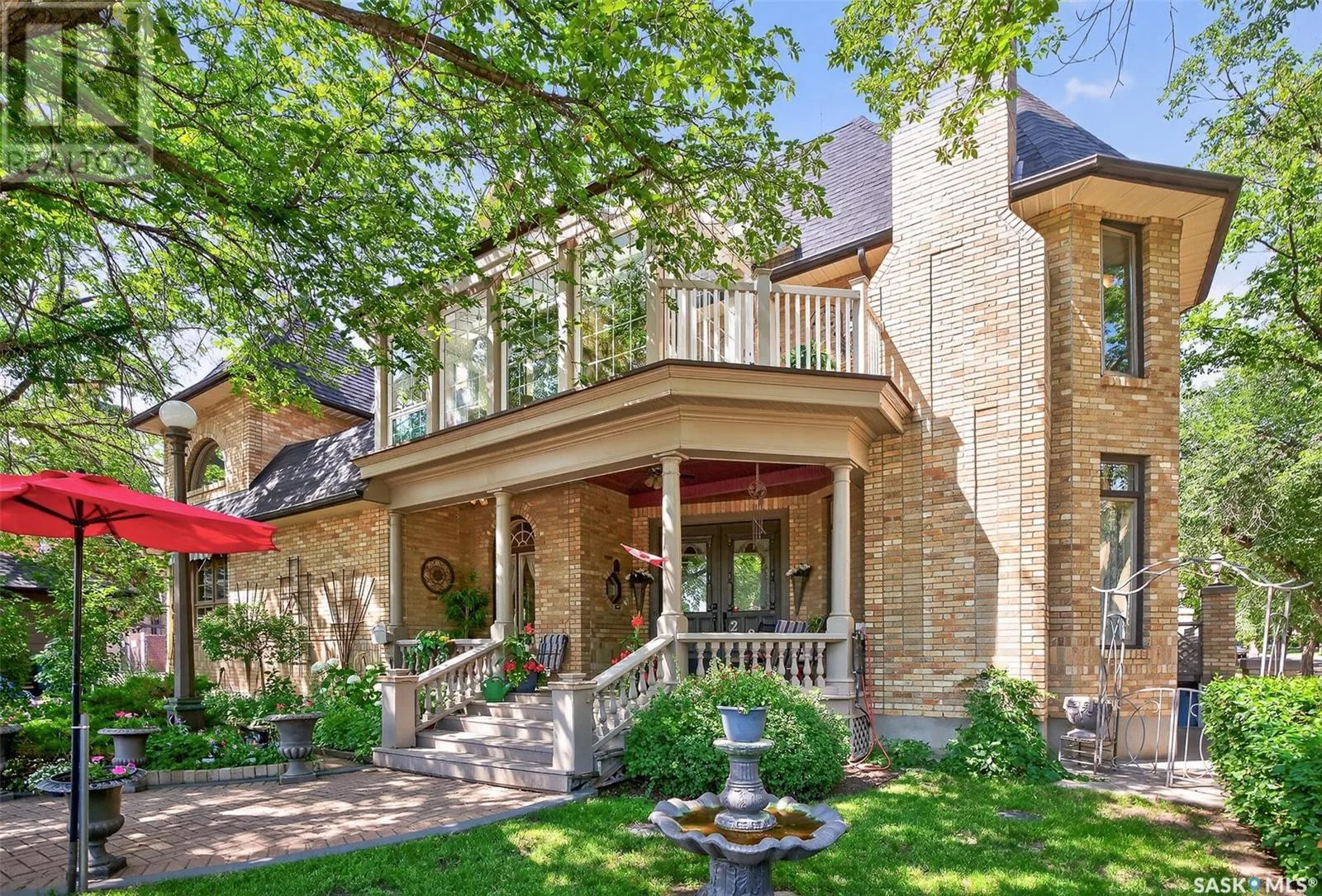 House for rent: 220 Hall Street W, Moose Jaw, Saskatchewan S6H 2R3