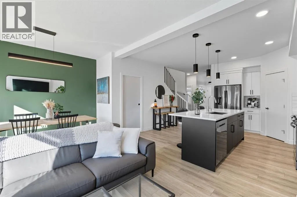 Duplex for rent: 220 Heritage Heights, Cochrane, Alberta T4C 3A7