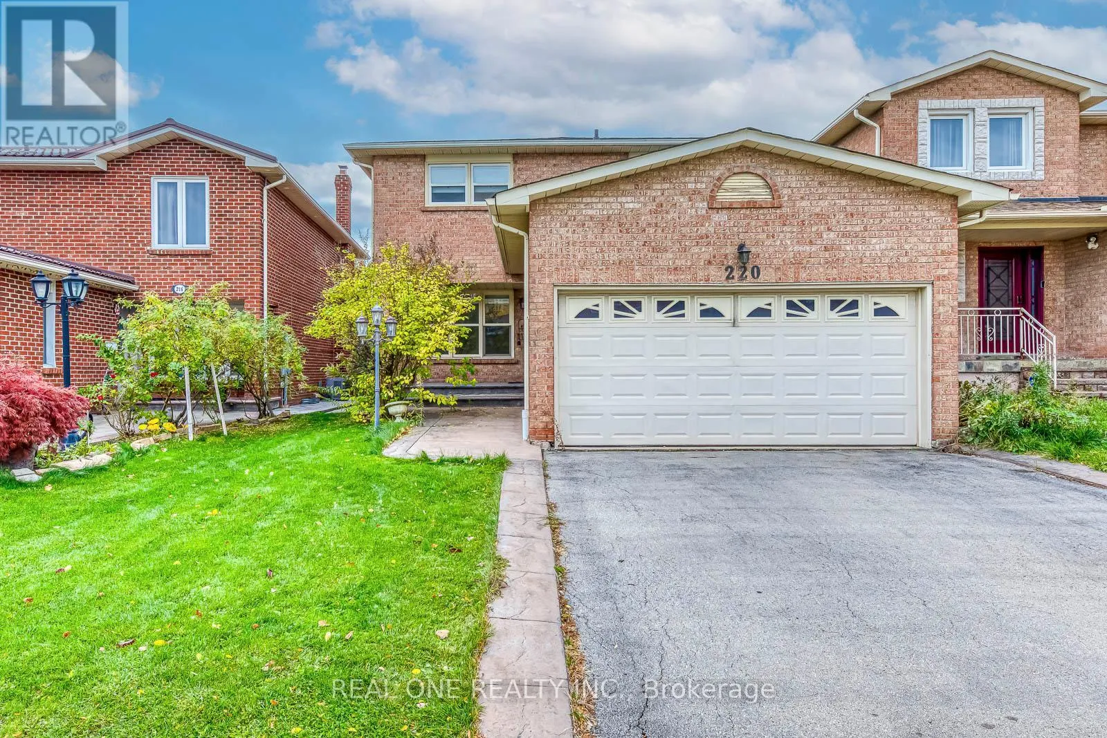 House for rent: 220 Kingsbridge Garden Circle, Mississauga, Ontario L5R 1L3