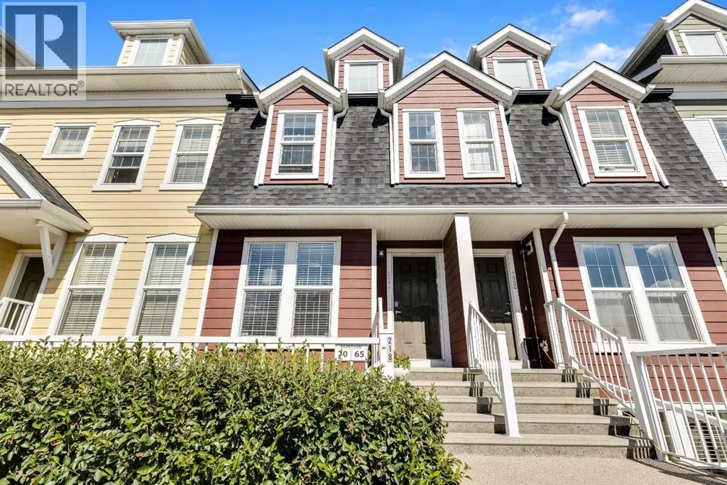 Row / Townhouse for rent: 220 Mckenzie Towne Close Se, Calgary, Alberta T2Z 1A9