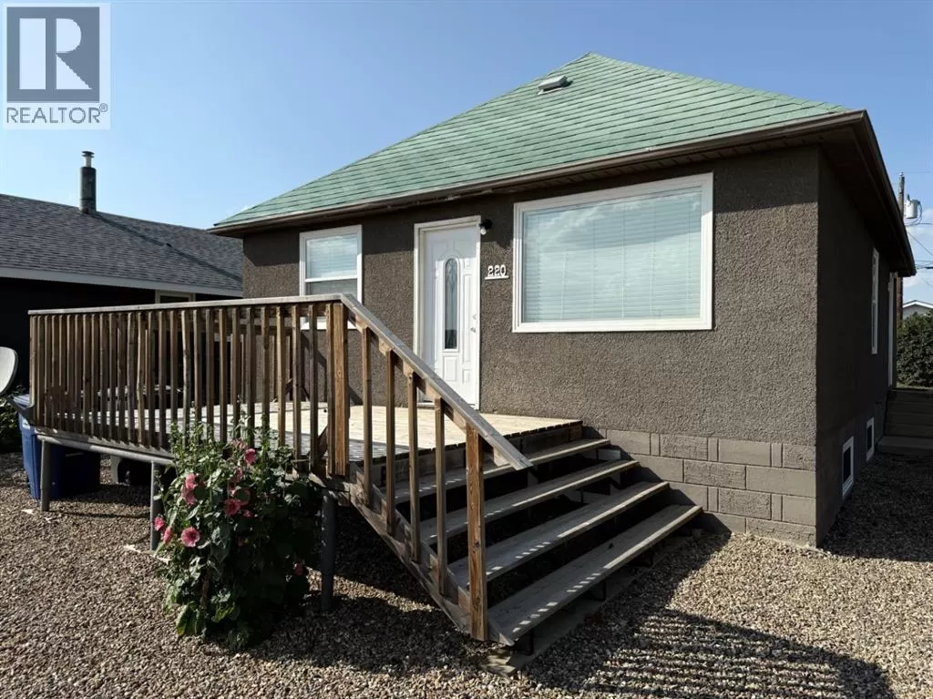 House for rent: 220 Railway Avenue E, Maidstone, Saskatchewan S0M 1M0