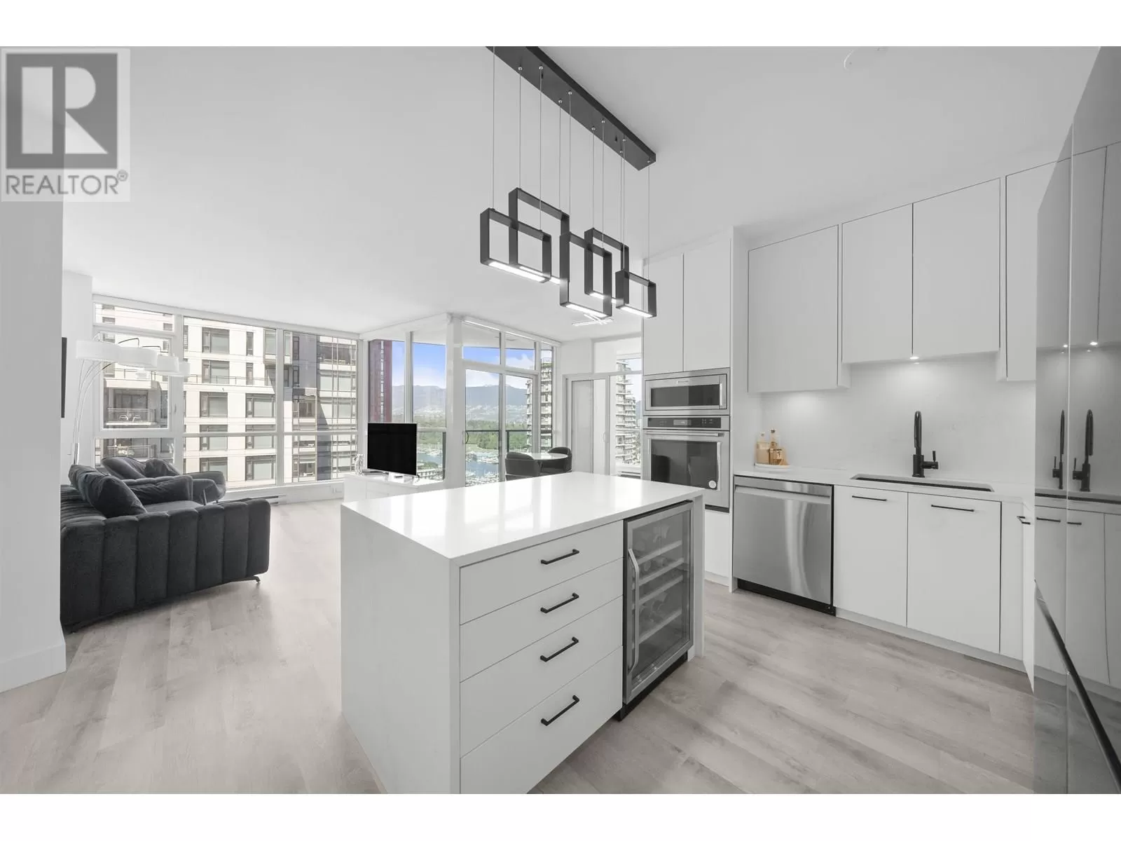 Apartment for rent: 2201 1189 Melville Street, Vancouver, British Columbia V6E 4T8