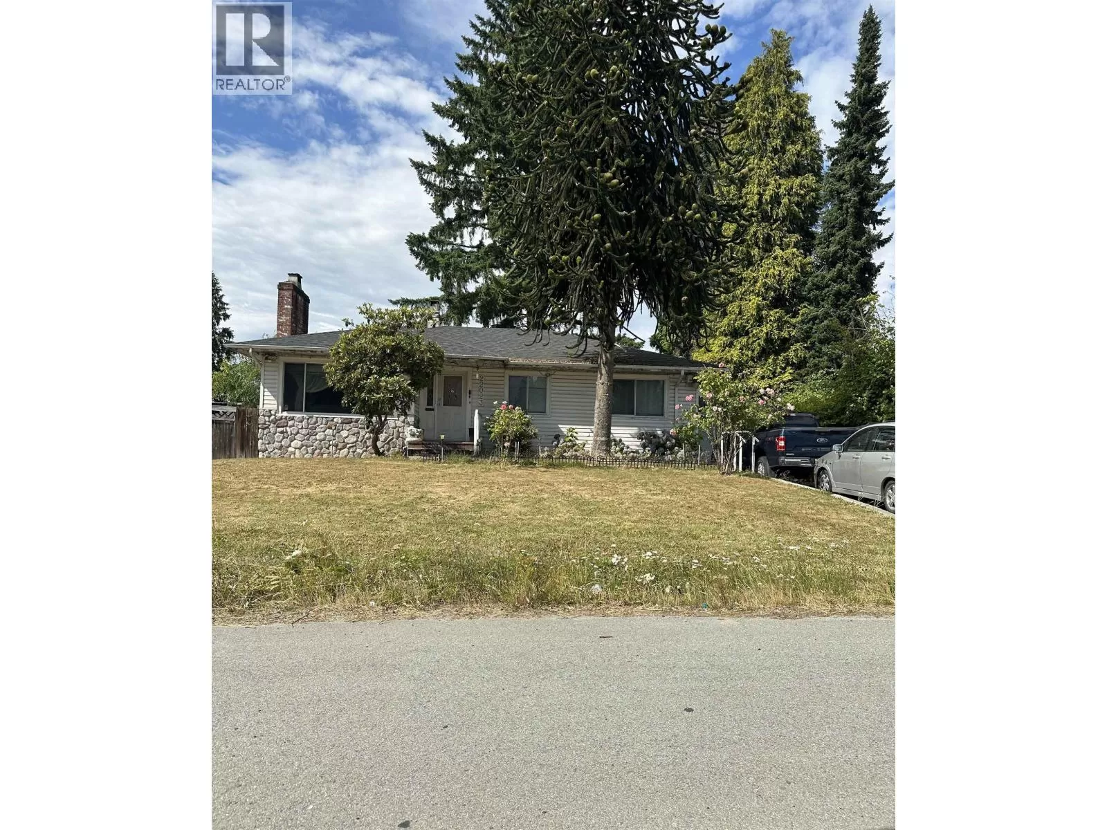 House for rent: 22023 Lougheed Highway, Maple Ridge, British Columbia V2X 2S7