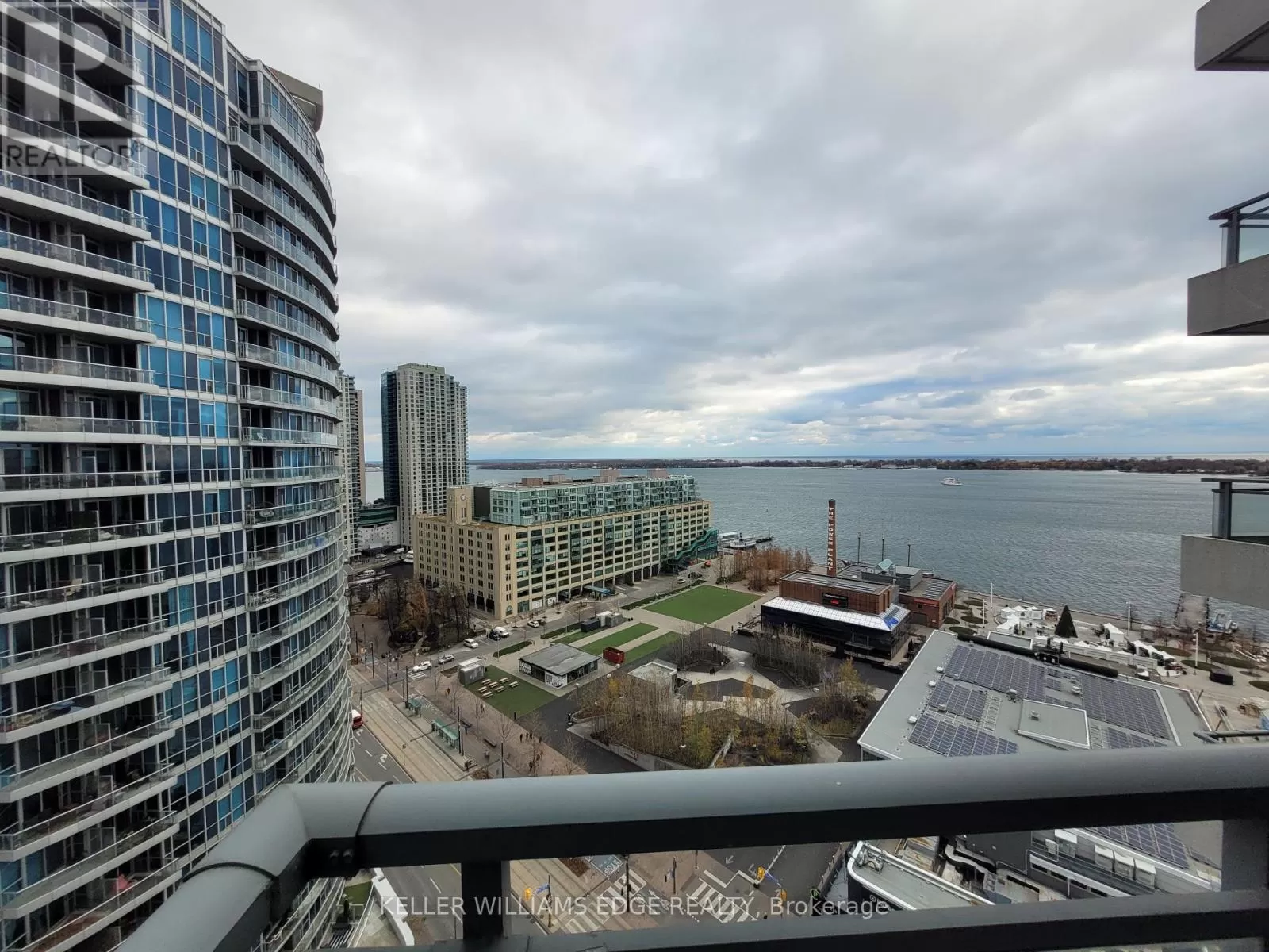 Apartment for rent: 2203 - 228 Queens Quay W, Toronto, Ontario M5J 2X1