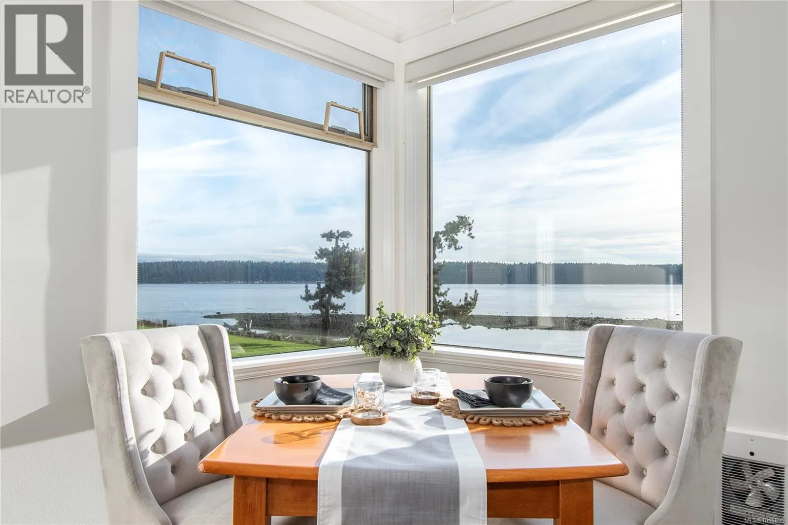 Apartment for rent: 2203 27 Island Hwy S, Campbell River, British Columbia V9W 1A2