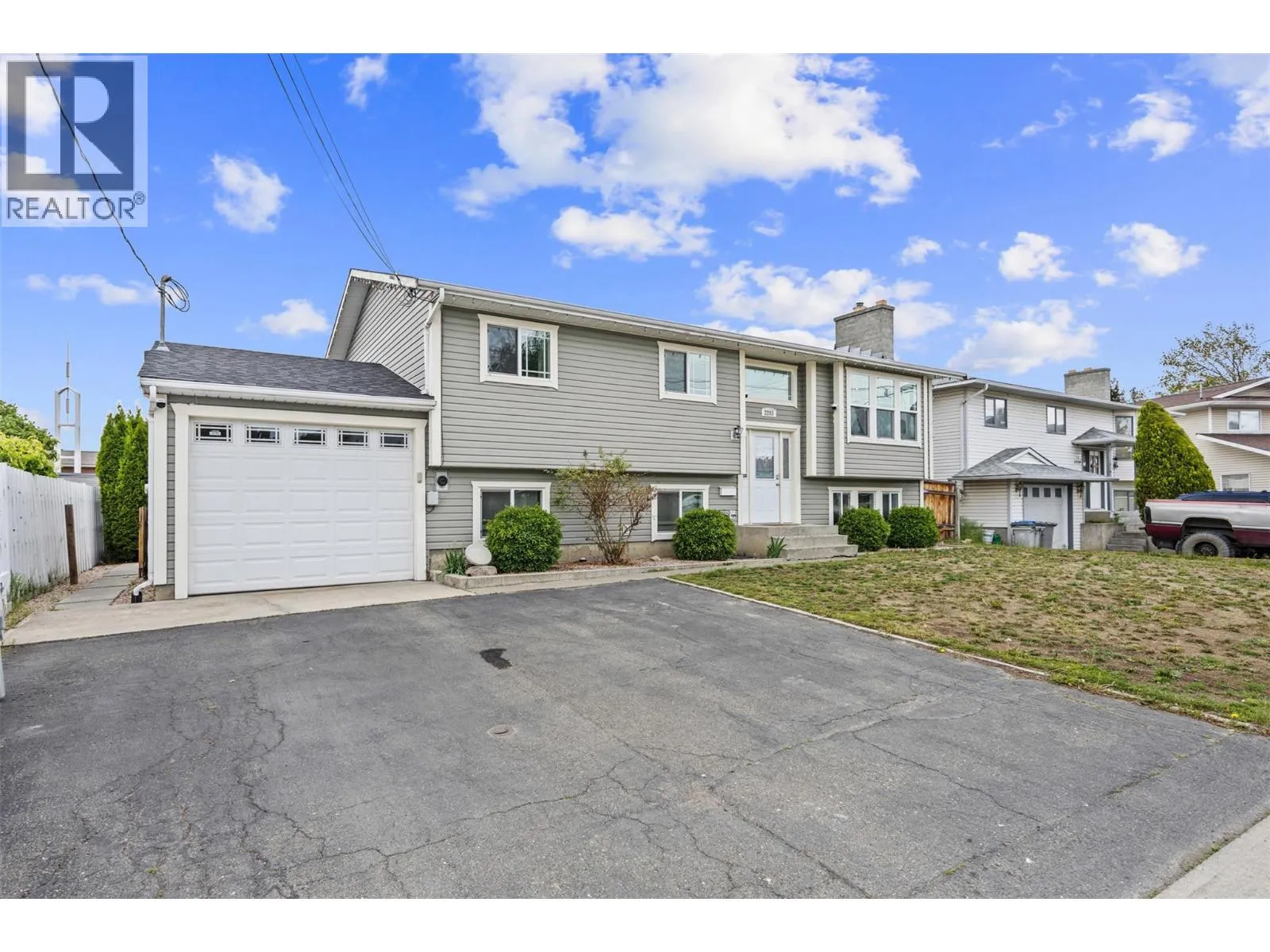 House for rent: 2203 Bossert Avenue, Kamloops, British Columbia V2B 8H6