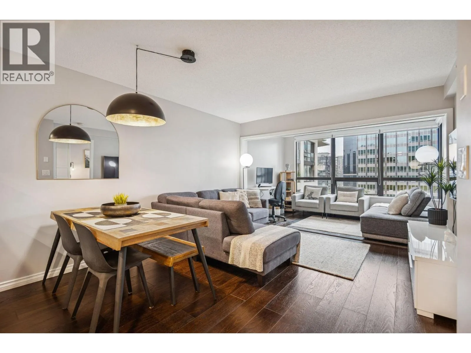 Apartment for rent: 2205 938 Smithe Street, Vancouver, British Columbia V6Z 0A4