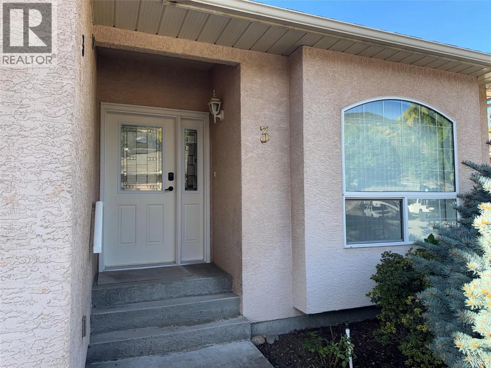 Duplex for rent: 2205 Rockland Avenue Unit# 3, Trail, British Columbia V1R 3G3