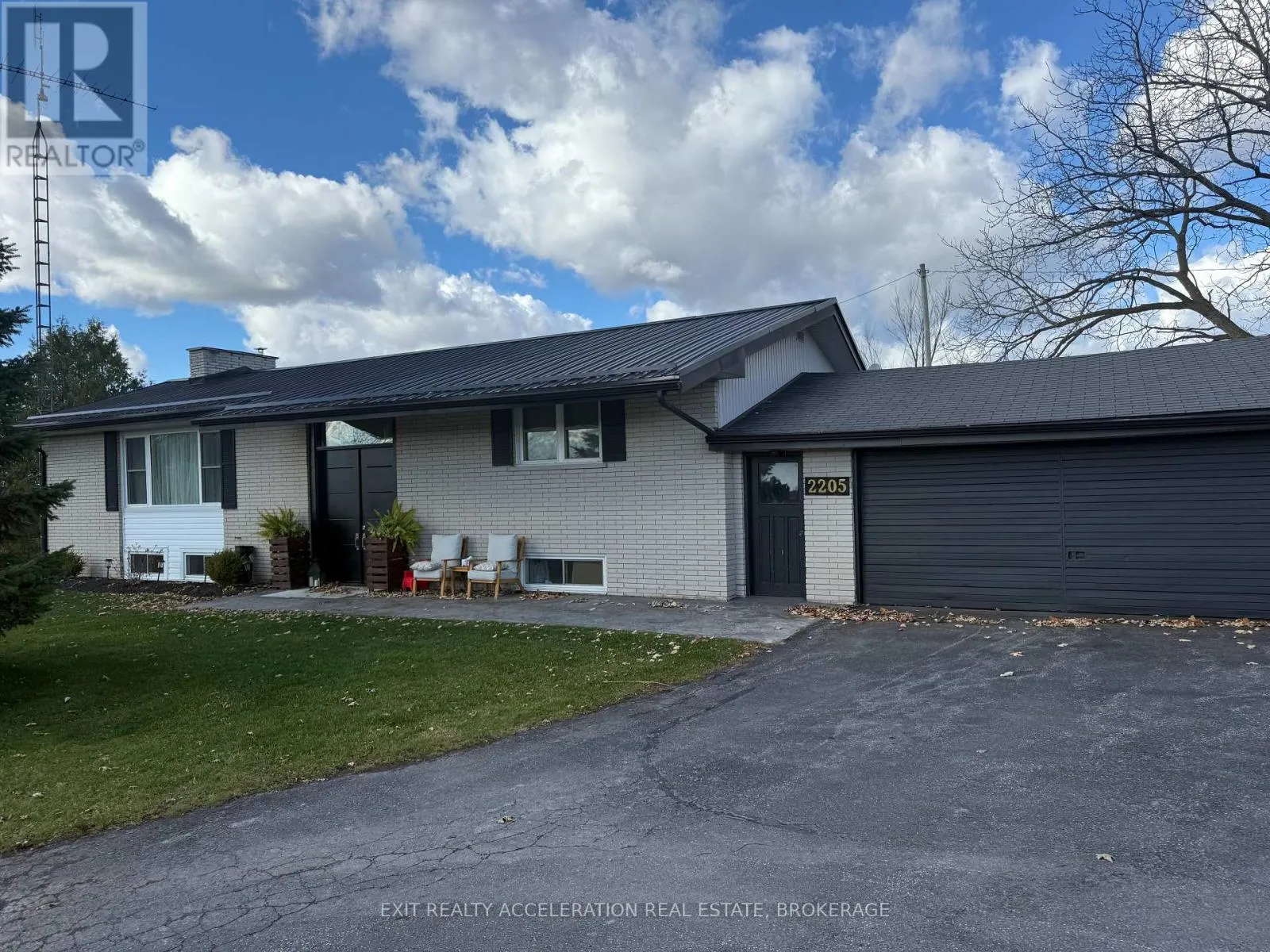 House for rent: 2205 Sharpe Road, Loyalist, Ontario K0H 2H0