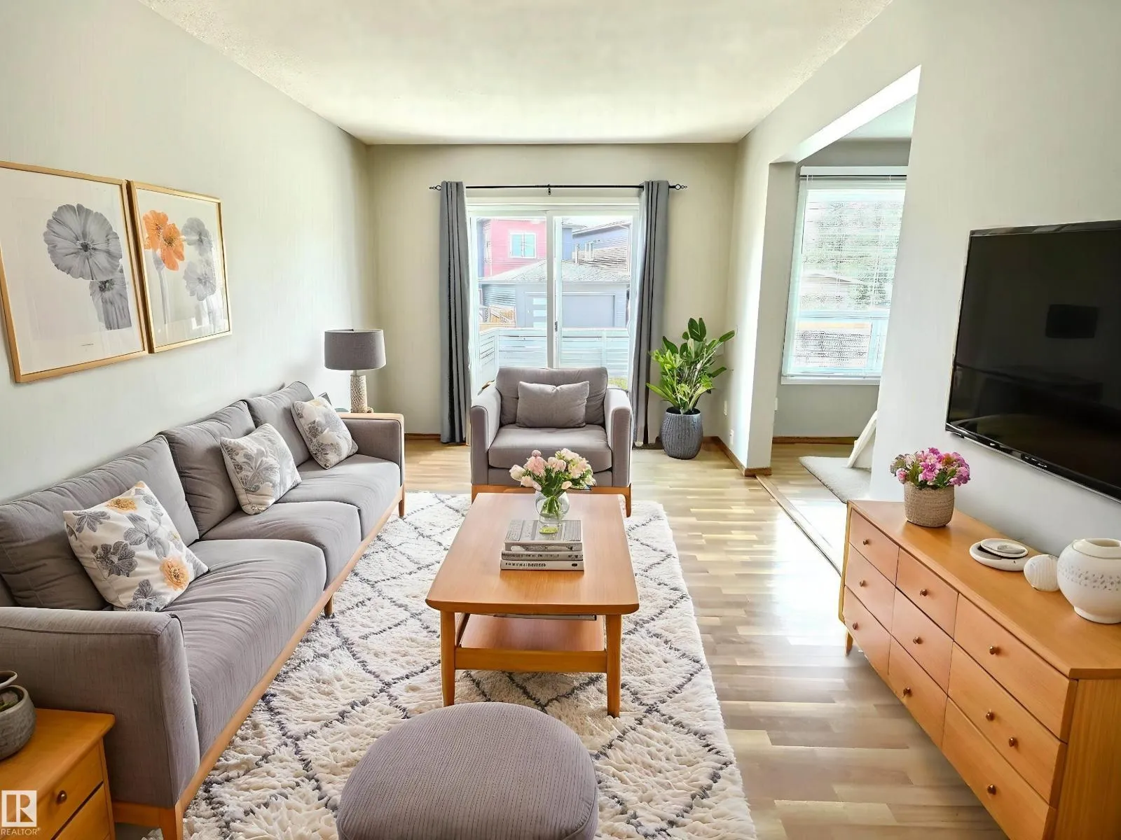 Row / Townhouse for rent: 2206 38 St Nw, Edmonton, Alberta T6L 4C3