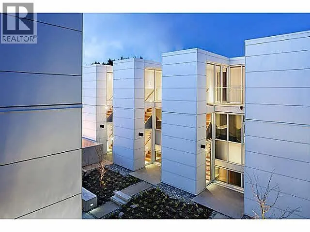 Row / Townhouse for rent: 2208 Willow Street, Vancouver, British Columbia V5Z 0C8