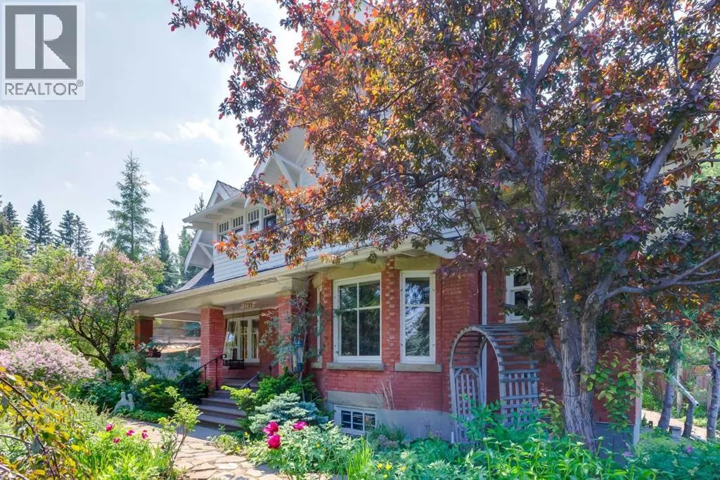 House for rent: 2209 Carleton Street Sw, Calgary, Alberta T2T 3K4