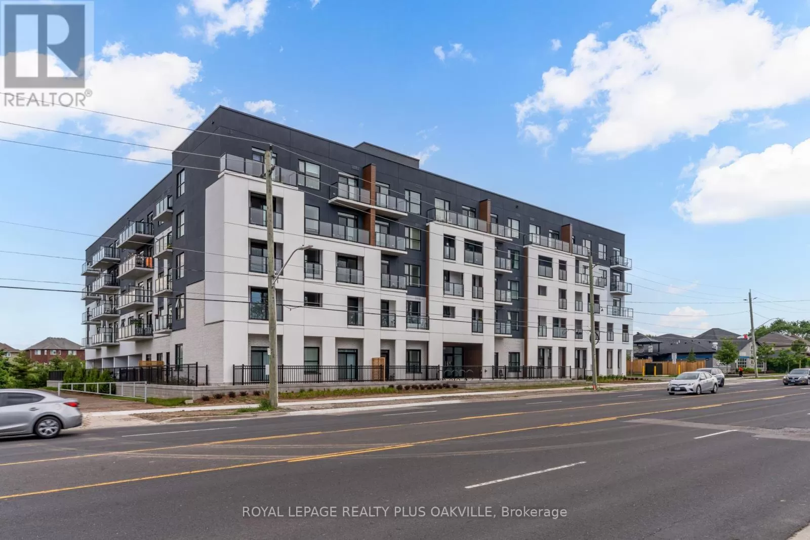 Apartment for rent: 221 - 1936 Rymal Road E, Hamilton, Ontario L0R 1P0