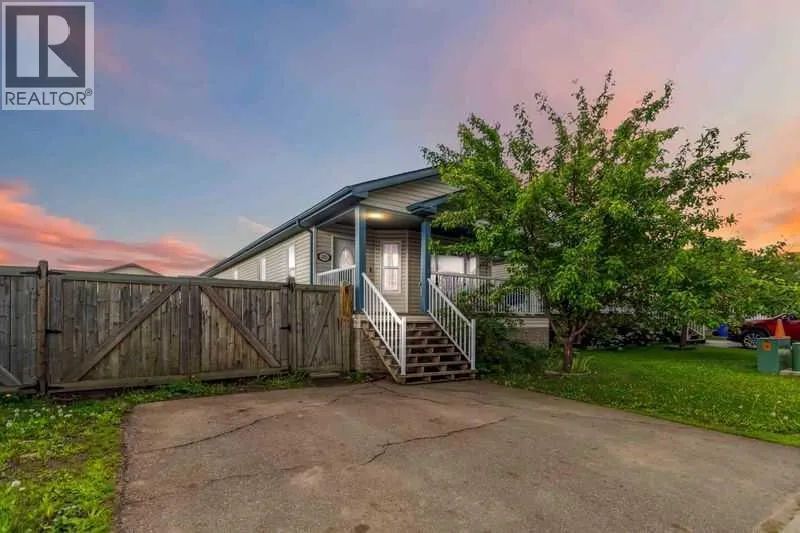 House for rent: 221 Ash Way, Fort McMurray, Alberta T9K 0G2