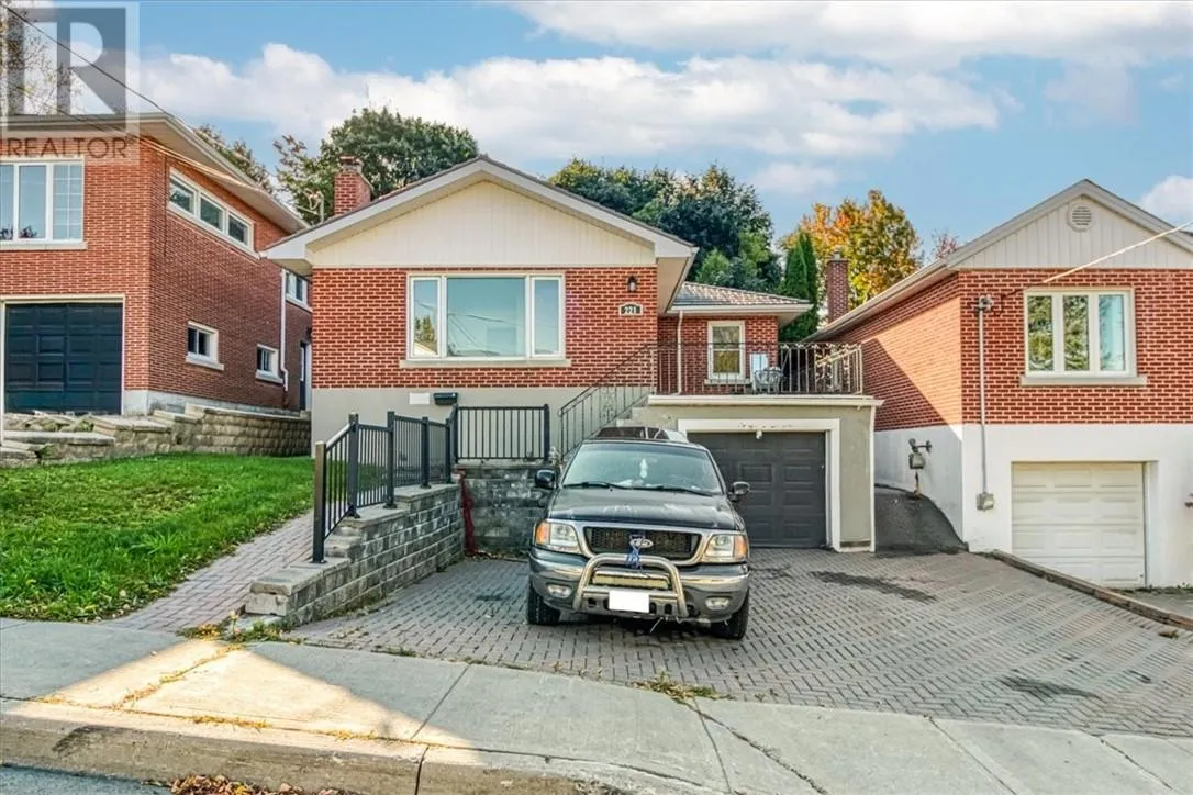 221 Kingsmount Boulevard, Sudbury, Ontario P3E 1L1