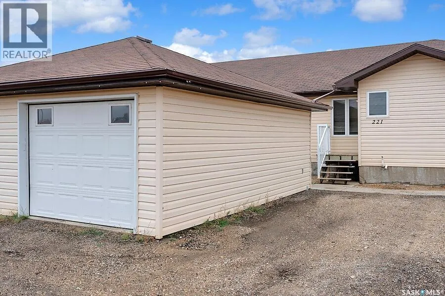Row / Townhouse for rent: 221 South Front Street, Pense, Saskatchewan S0G 3W0