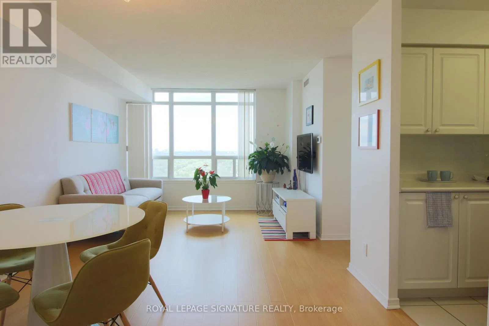 Apartment for rent: 2210 - 8 Hillcrest Avenue, Toronto, Ontario M2N 6Y6