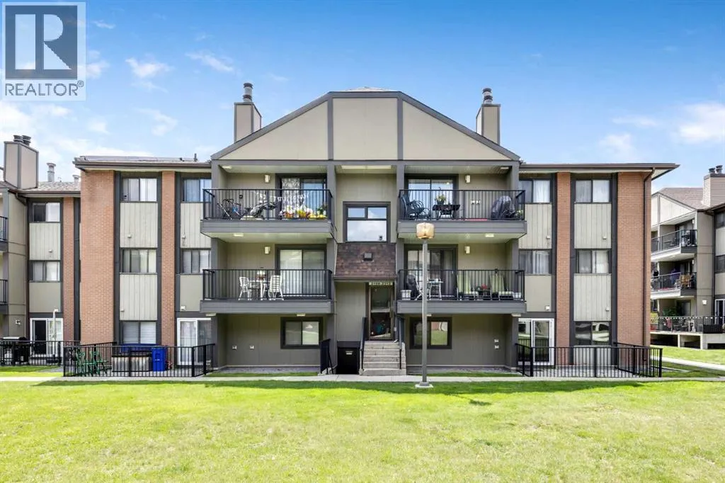 Apartment for rent: 2211, 13045 6 Street Sw, Calgary, Alberta T2W 5H1