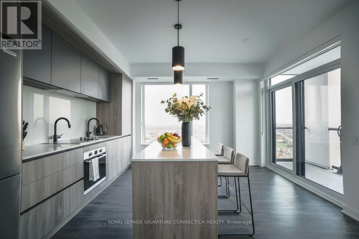 Apartment for rent: 2211 - 2495 Eglinton Avenue, Mississauga, Ontario L5M 2V8