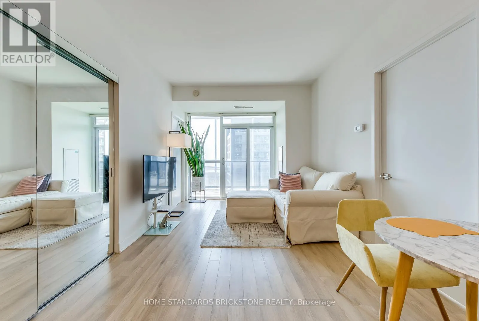 Apartment for rent: 2212 - 50 Ordnance Street, Toronto, Ontario M6K 0C9