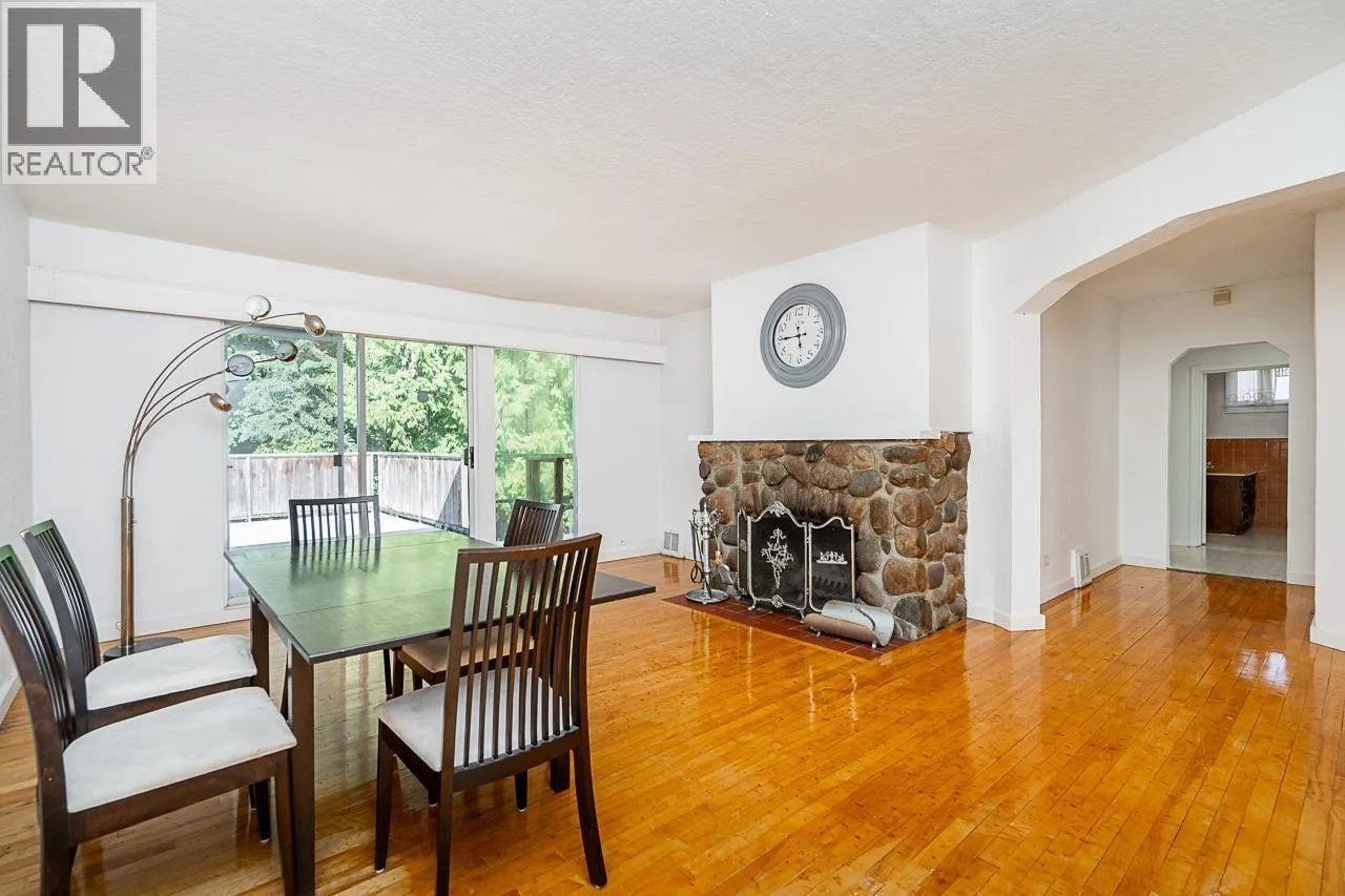 House for rent: 2212 Old Dollarton Road, North Vancouver, British Columbia V7H 1A8