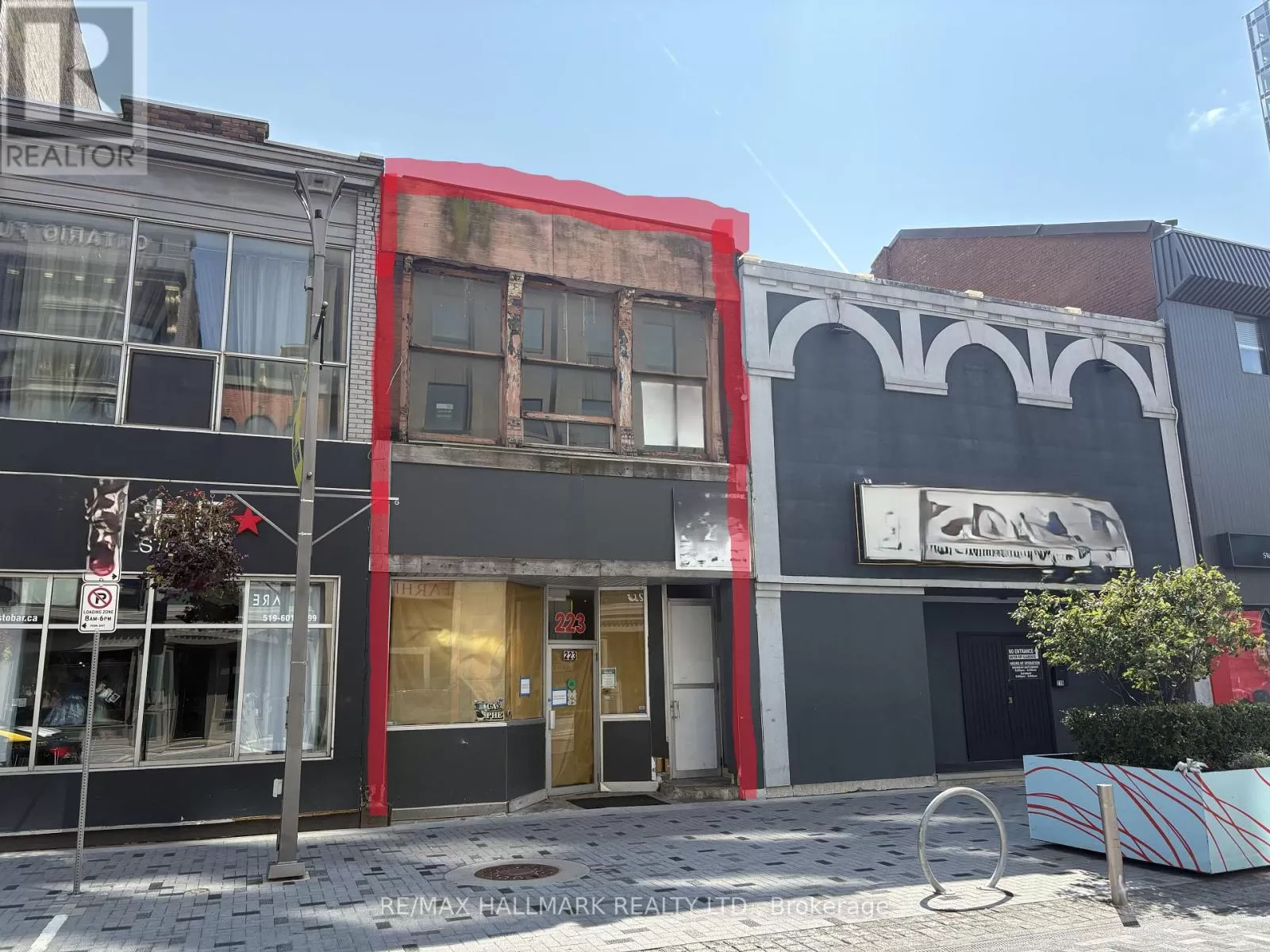 Residential Commercial Mix for rent: 221-223 Dundas Street, London East, Ontario M6A 1H1