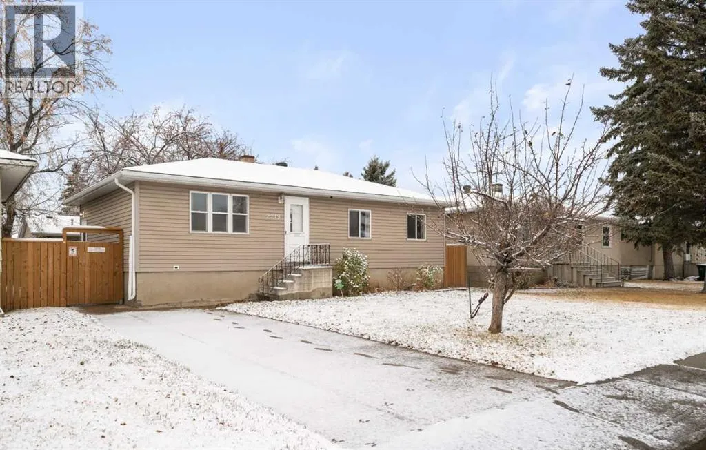 House for rent: 2219 41 Street Se, Calgary, Alberta T2B 1C8