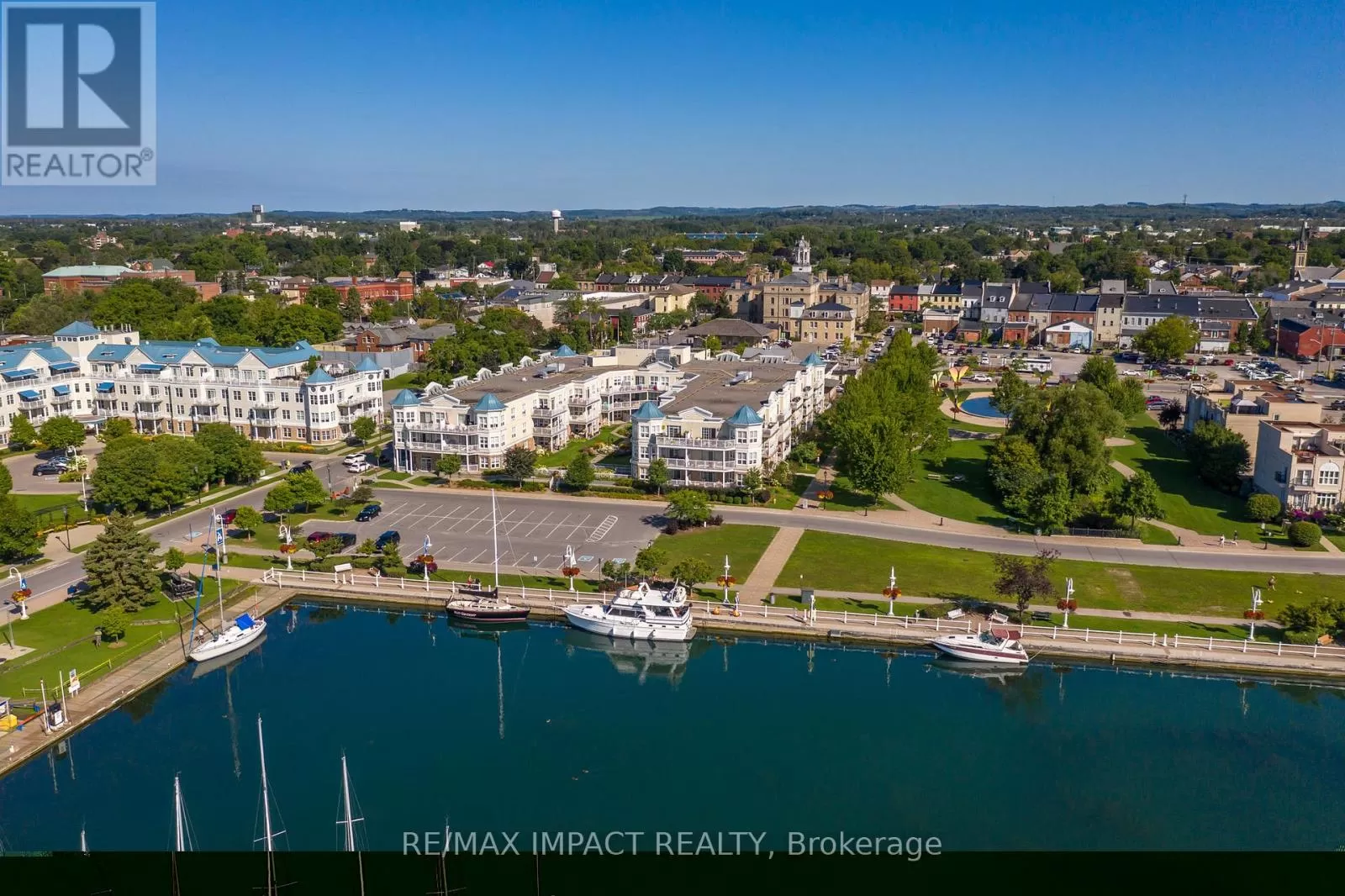 Apartment for rent: 222 - 148 Third Street, Cobourg, Ontario K9A 5X2