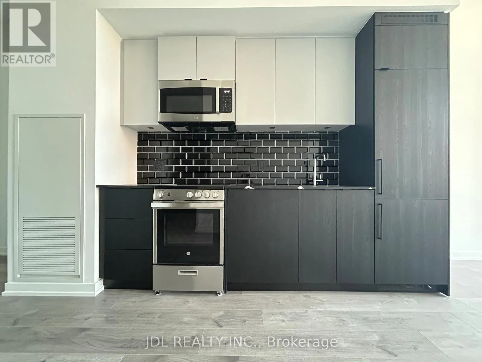 Apartment for rent: 222 - 285 Dufferin St Street, Toronto, Ontario M6K 0J2