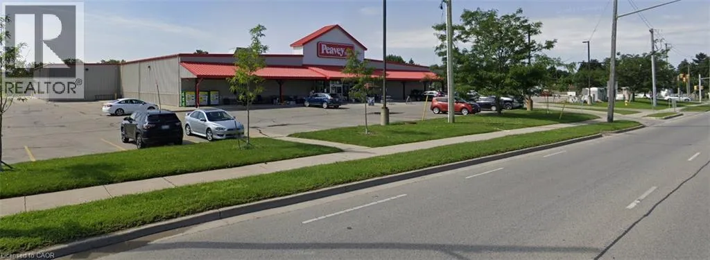 2221 Dundas Street E, London, Ontario N5V 1R5