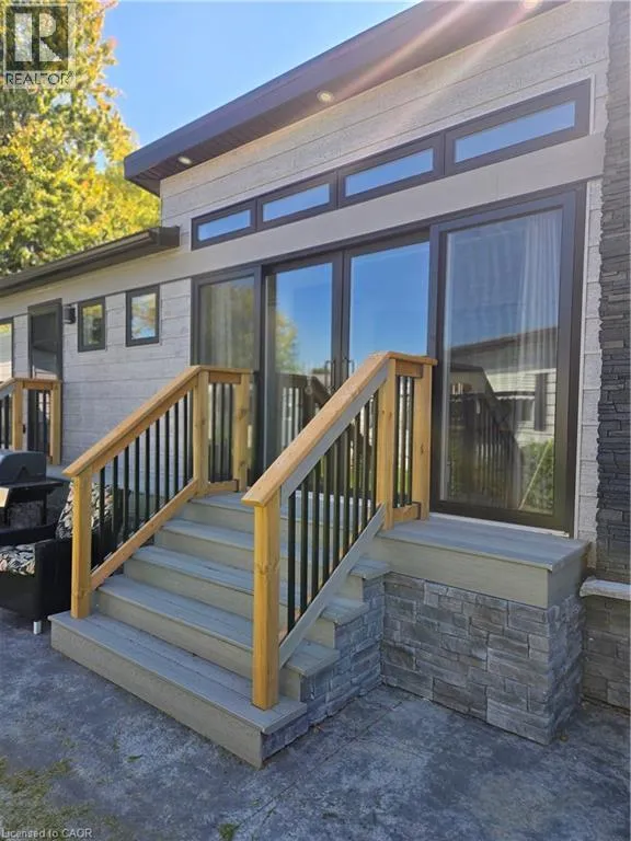 Mobile Home for rent: 22220 Charing Cross Road Unit# 30, Chatham, Ontario N7M 5V8