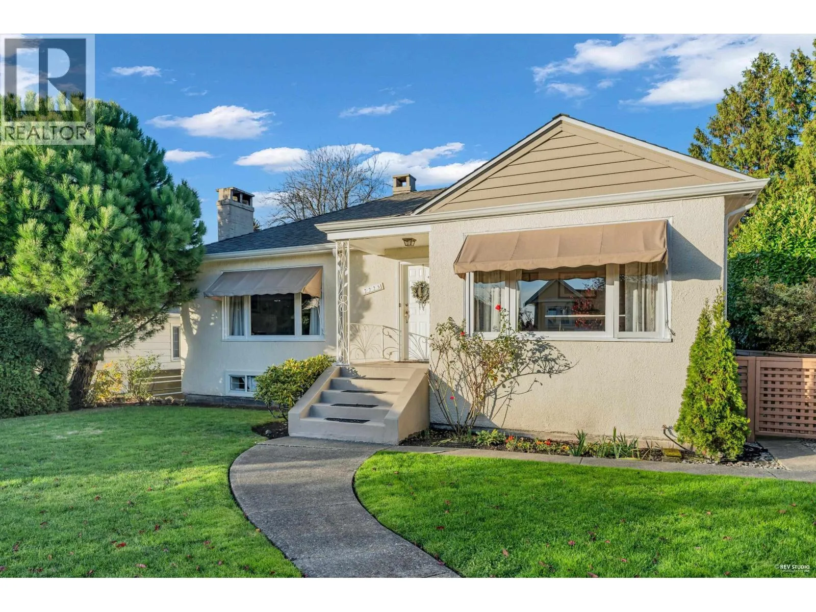 House for rent: 2225 W 22nd Avenue, Vancouver, British Columbia V6L 1L6