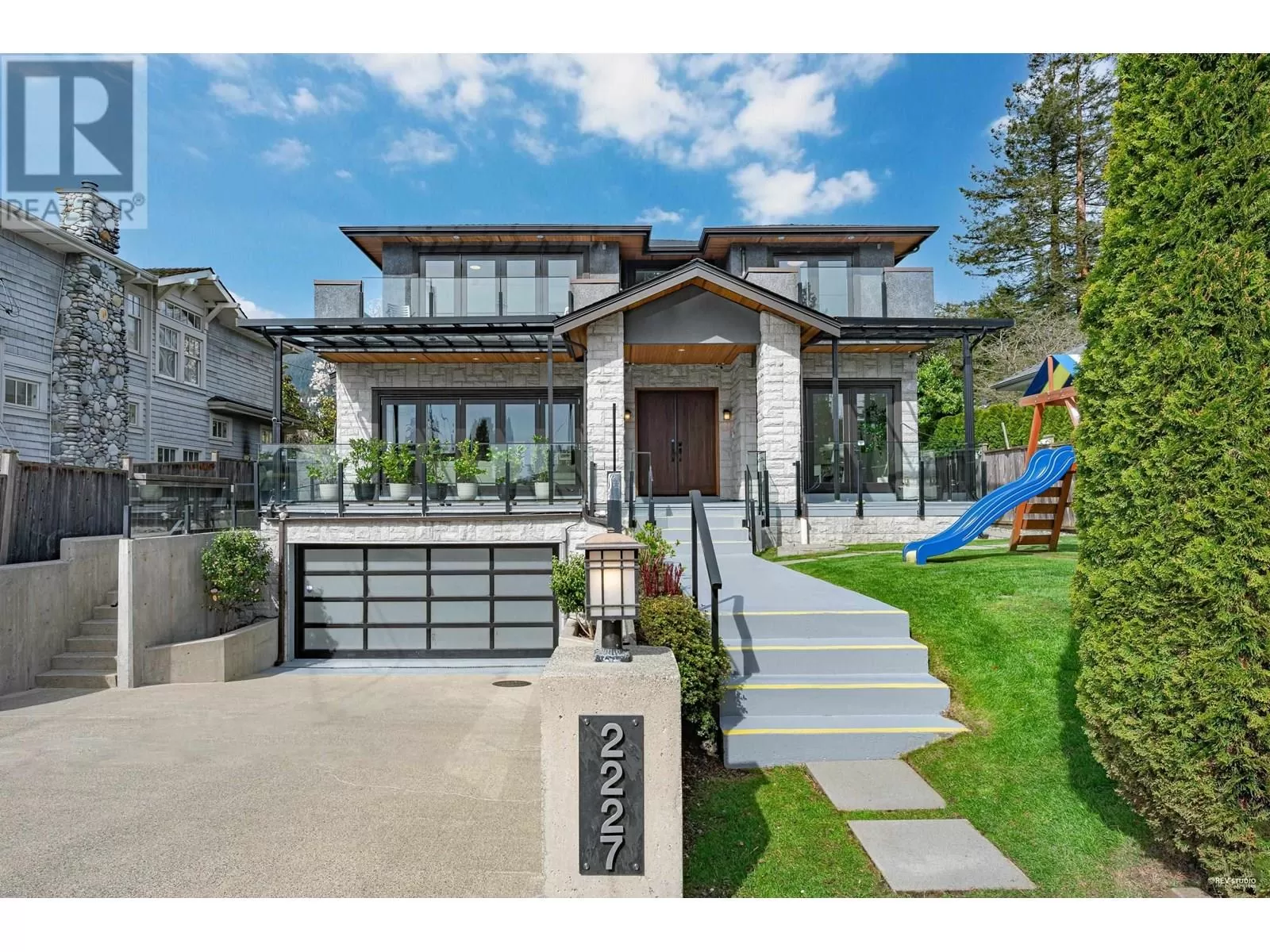 House for rent: 2227 Haywood Avenue, West Vancouver, British Columbia V7V 1X6