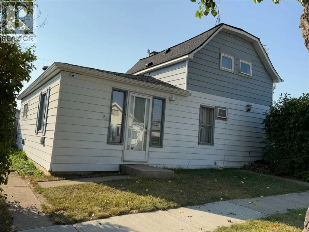 House for rent: 223 2 Street N, Vulcan, Alberta T0L 2B0