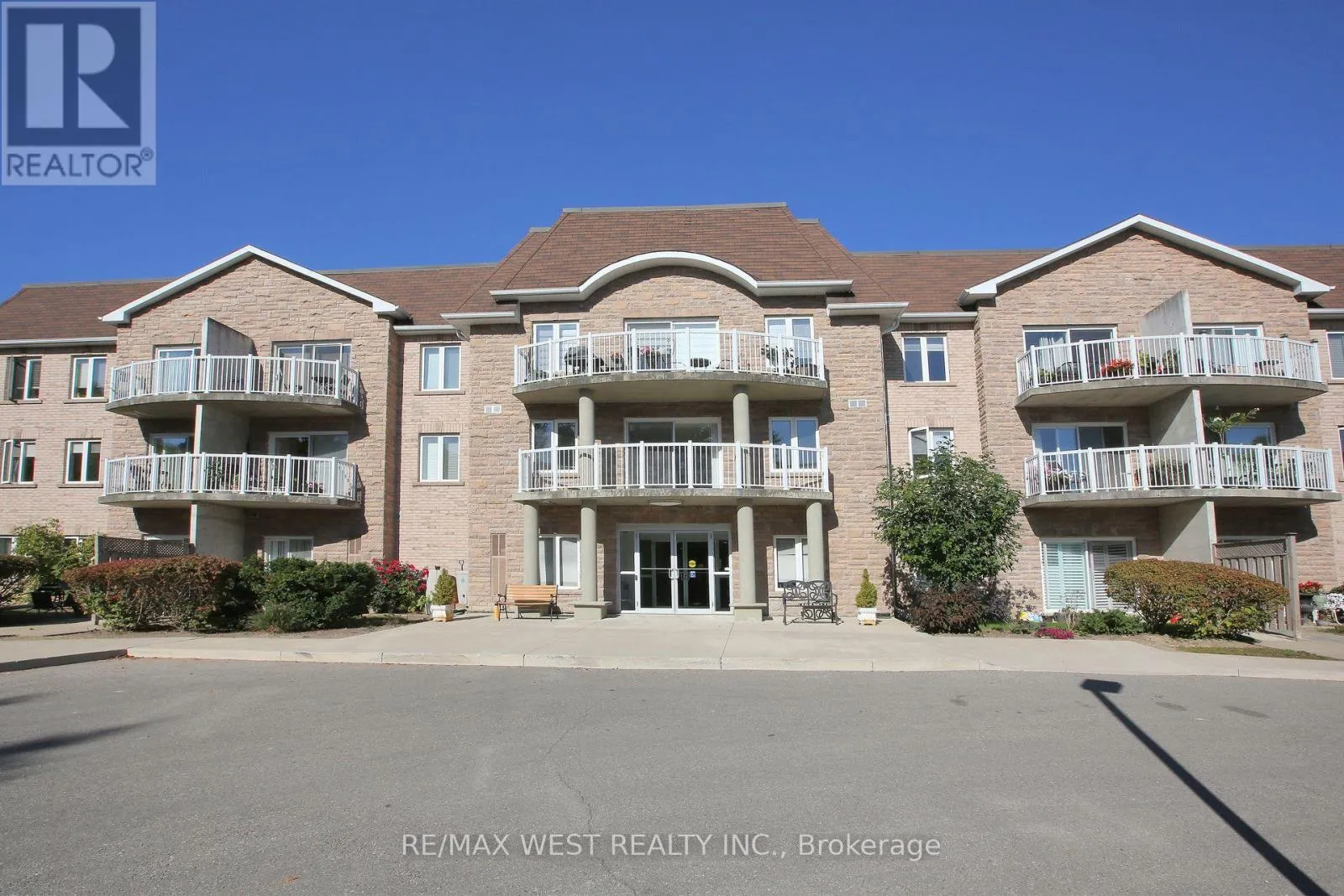 Apartment for rent: 223 - 32 Church Street, King, Ontario L0G 1T0