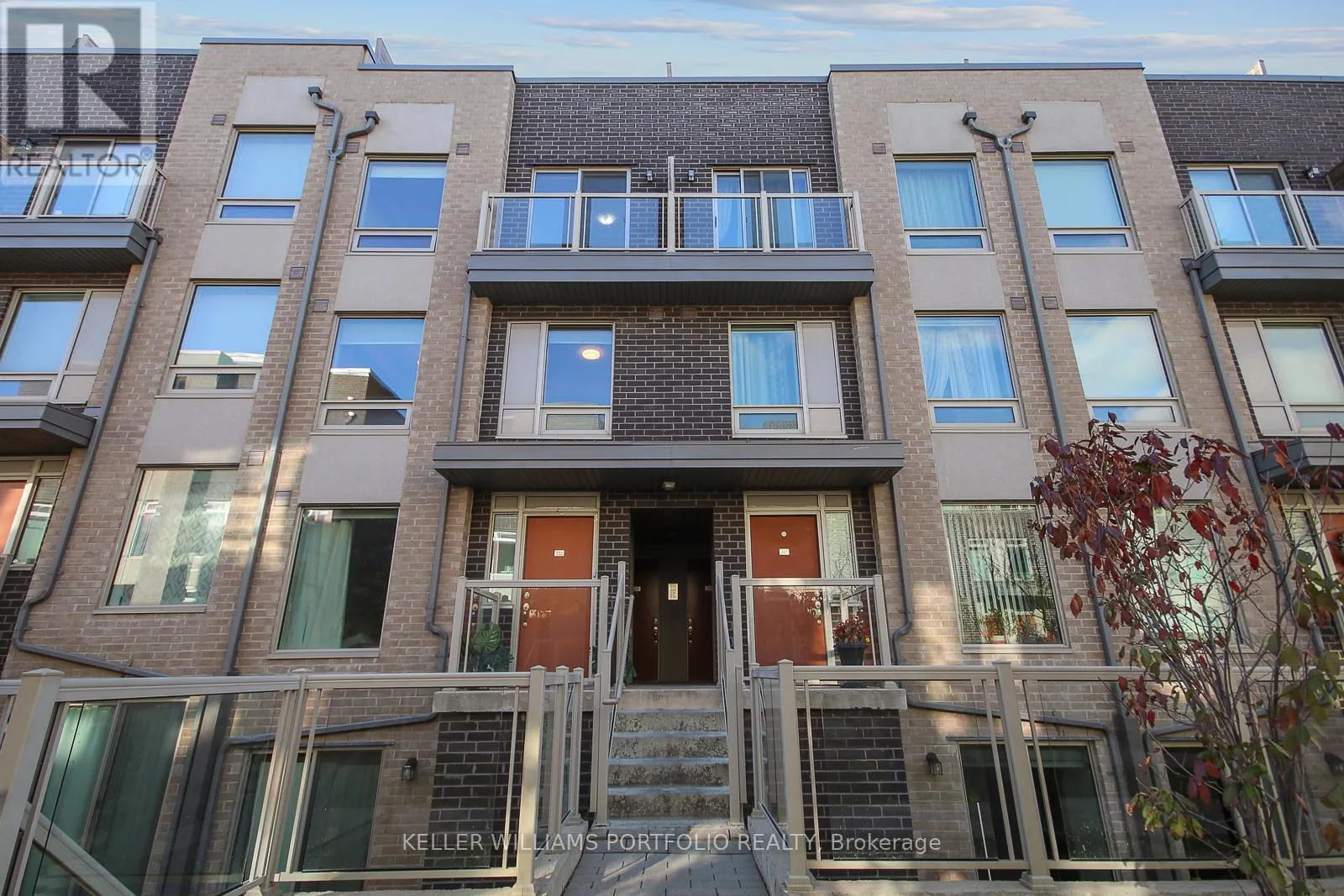 Row / Townhouse for rent: 223 - 7 Applewood Lane, Toronto, Ontario M9C 0C1