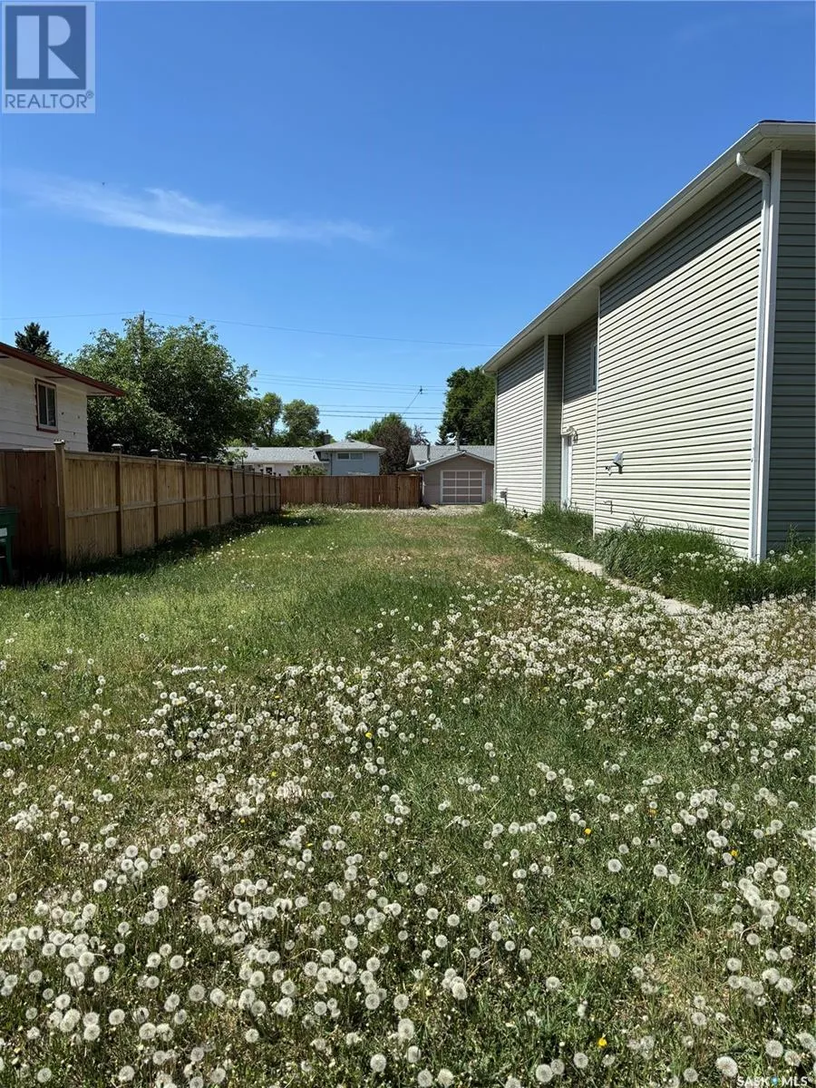 Unknown for rent: 223 X Avenue N, Saskatoon, Saskatchewan S7K 3J8