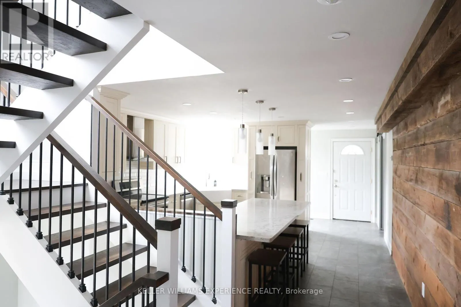 House for rent: 2233 4th Line, Innisfil, Ontario L0L 1K0