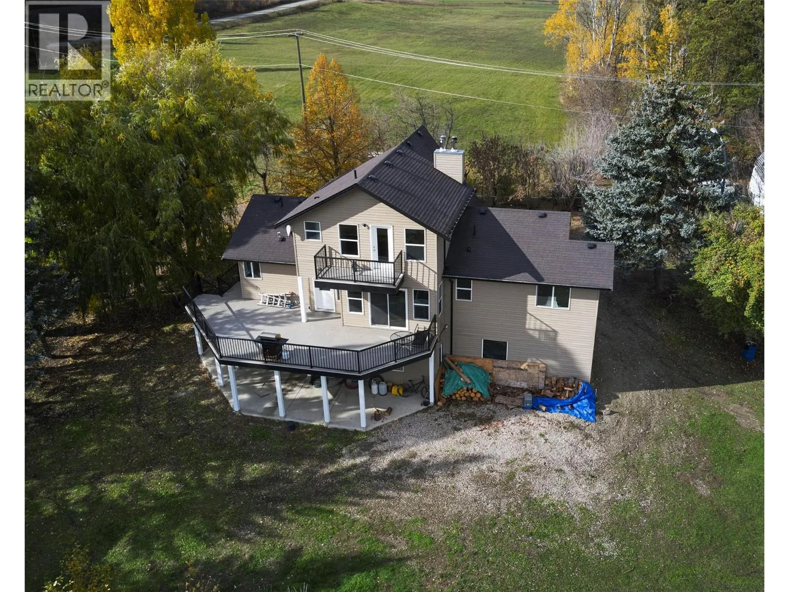 House for rent: 2234 Tappen Notch Hill Road, Tappen, British Columbia V0E 2W1