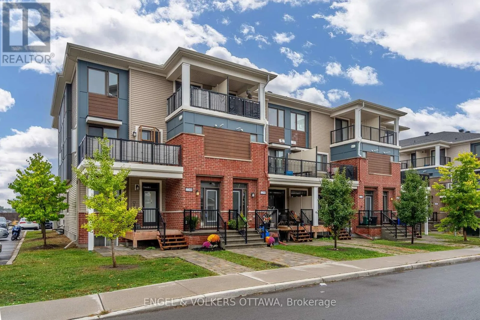 Row / Townhouse for rent: 2248 Watercolours Way, Ottawa, Ontario K2J 6R2